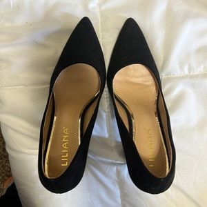 Black heels never worn